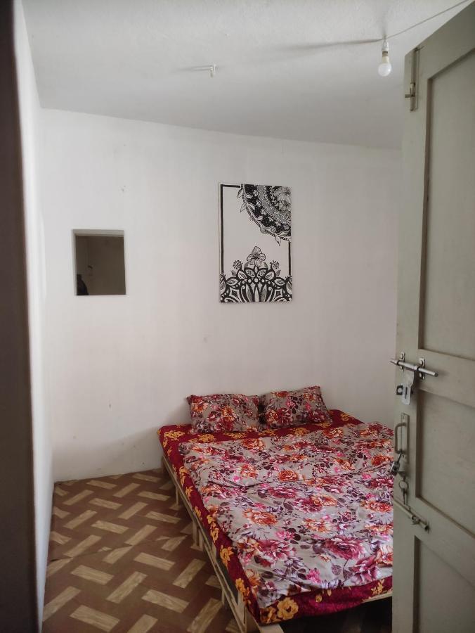 Laughing Buddha Guest House & Villa Катманду Екстериор снимка