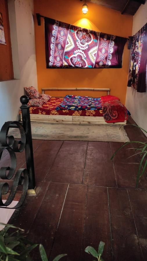 Laughing Buddha Guest House & Villa Катманду Екстериор снимка